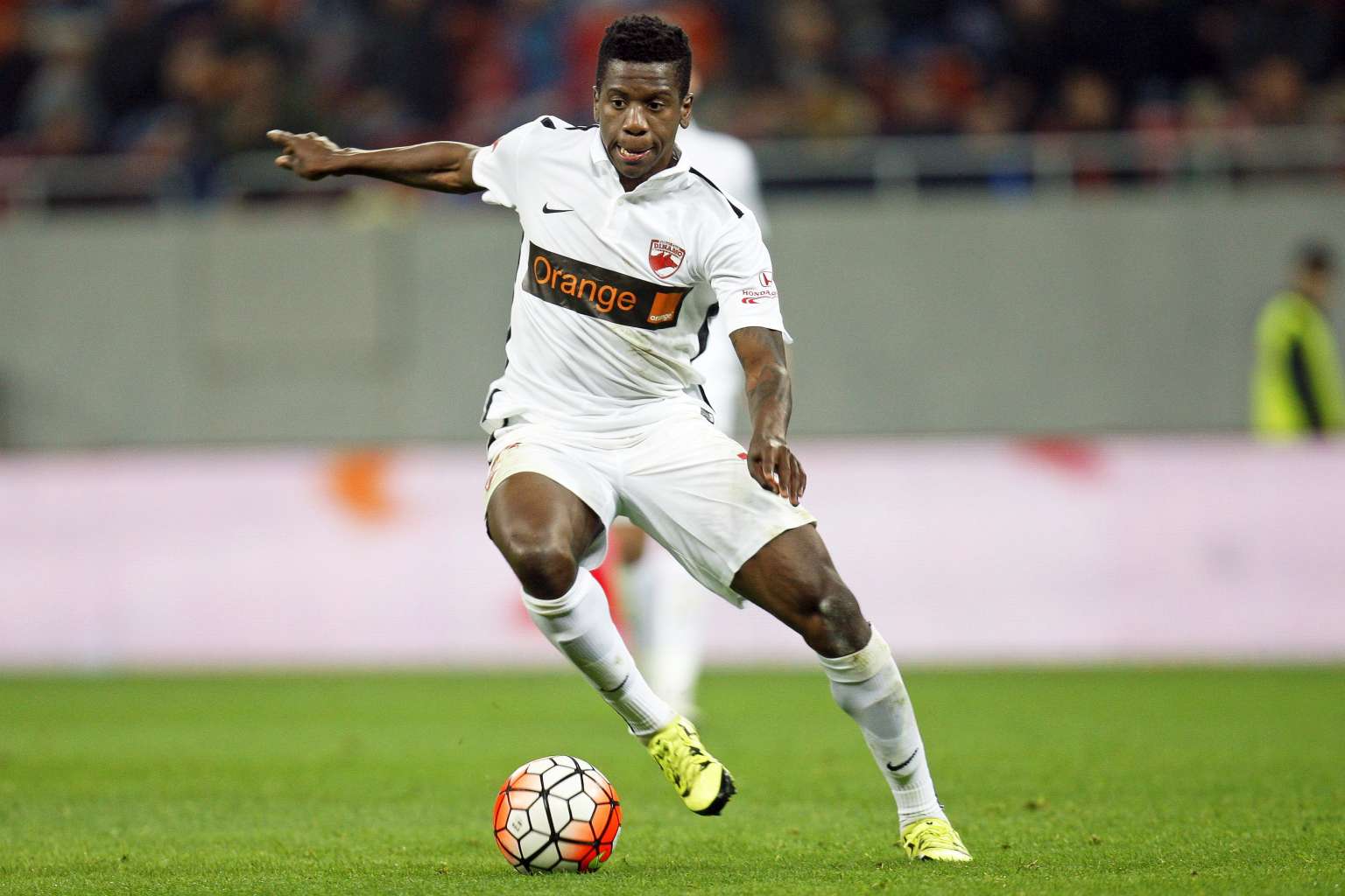Patrick Ekeng în tricoul lui Dinamo București
