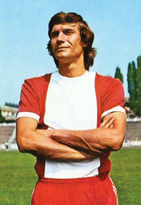 Dudu Georgescu în echipamentul lui Dinamo