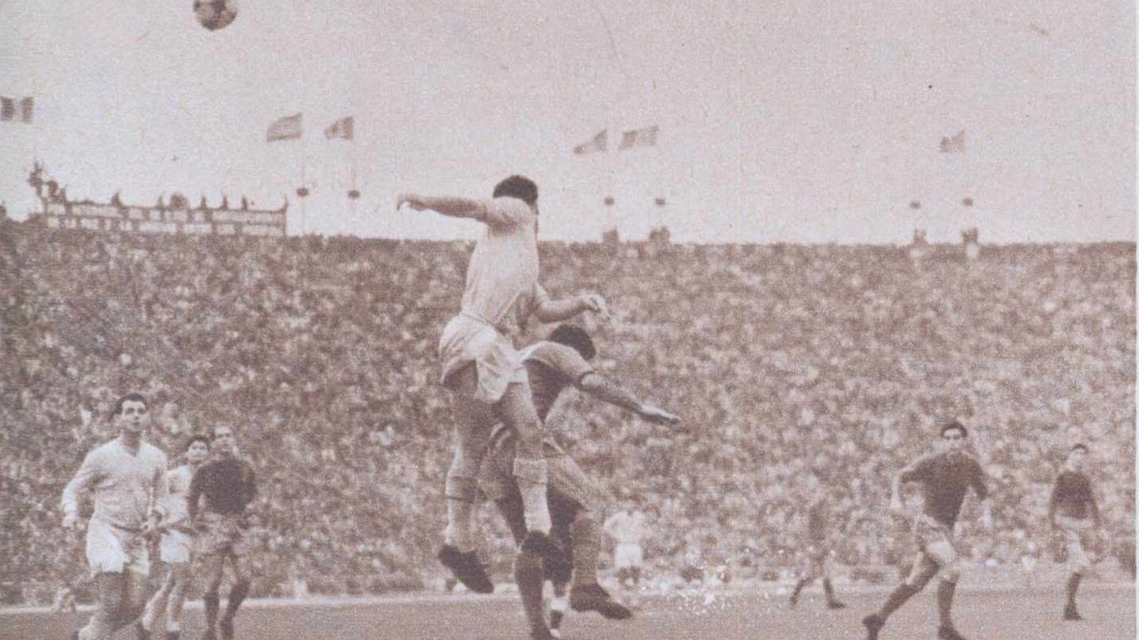 Imagine istorică din perioada primului titlu și a debutului european al lui Dinamo